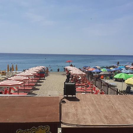 Apartamento La Casa Di Pepe Pietra Ligure Exterior foto